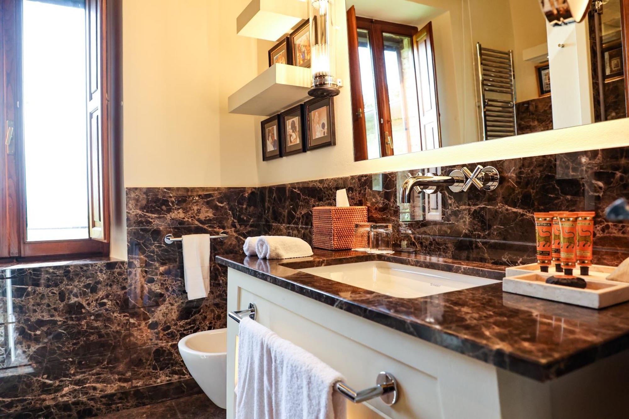 Bed and Breakfast L'Olmo Monticchiello Exterior foto